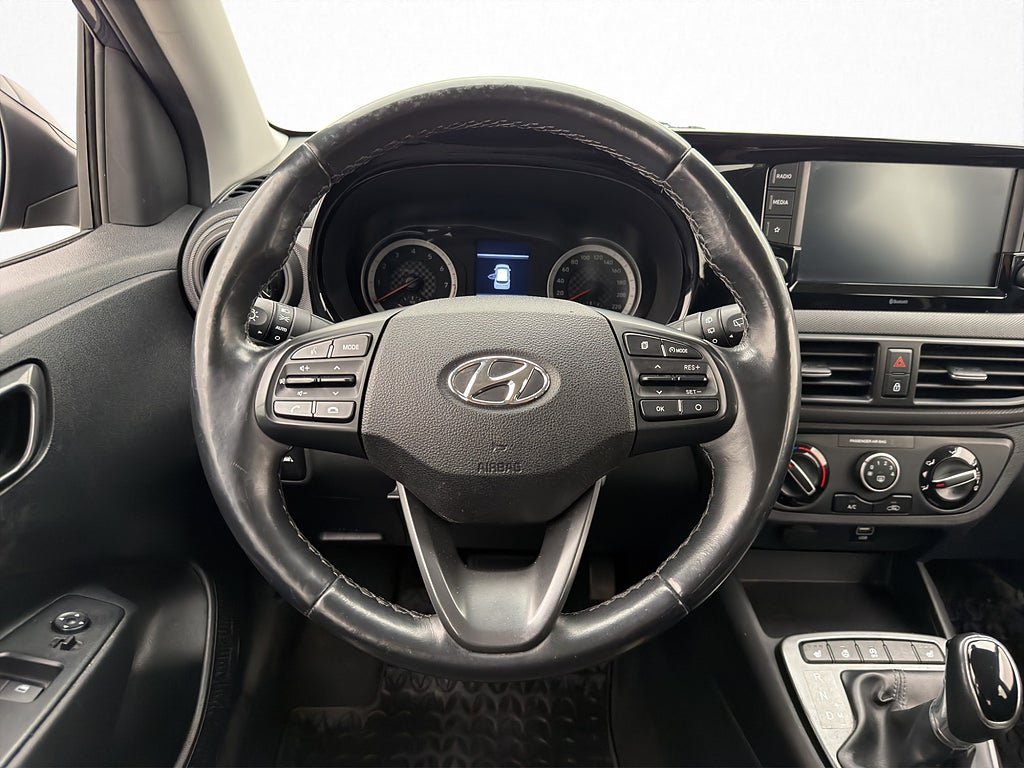 Vehicle Image 16