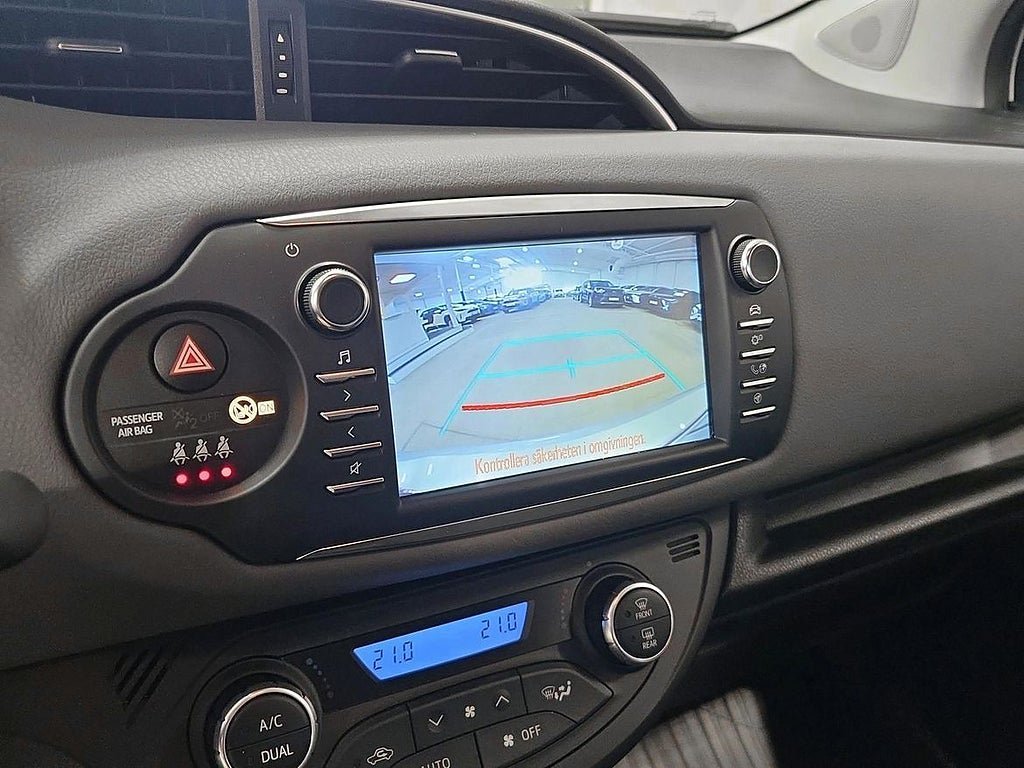 Vehicle Image 16