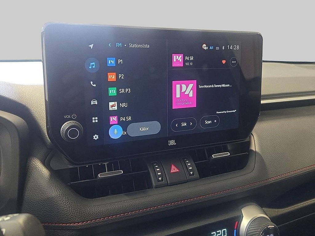 Vehicle Image 16