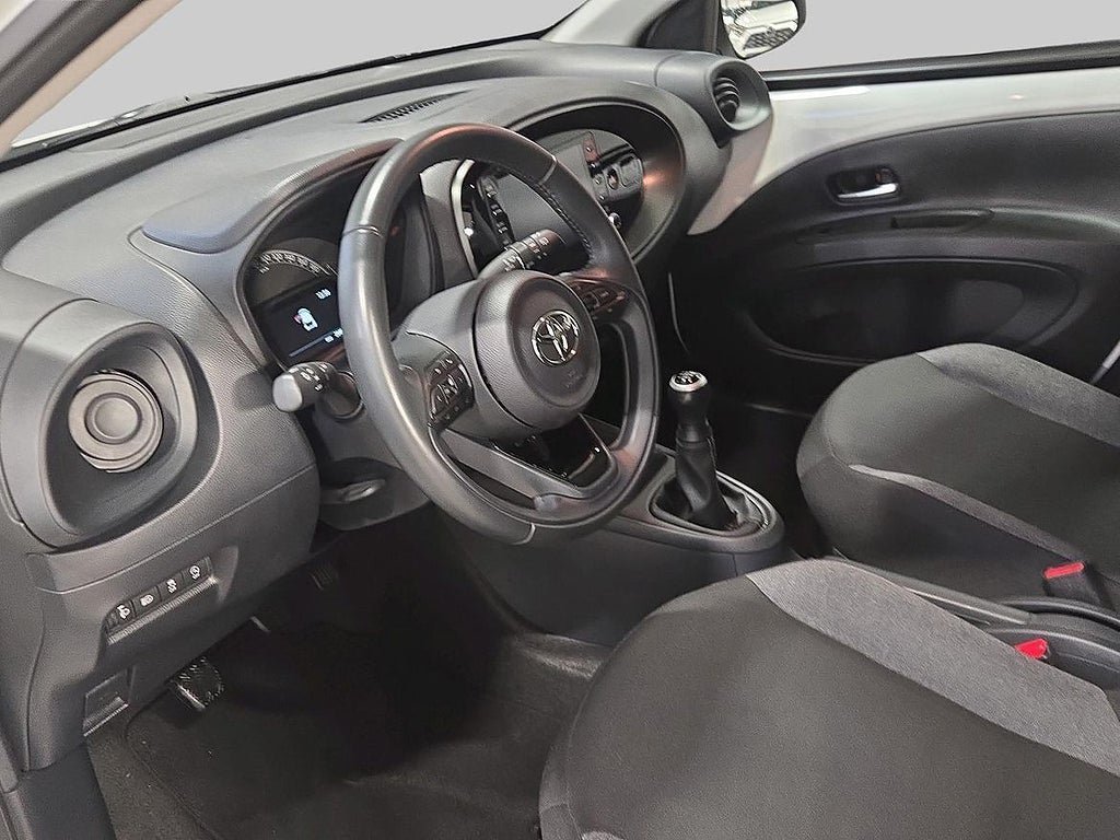 Vehicle Image 13