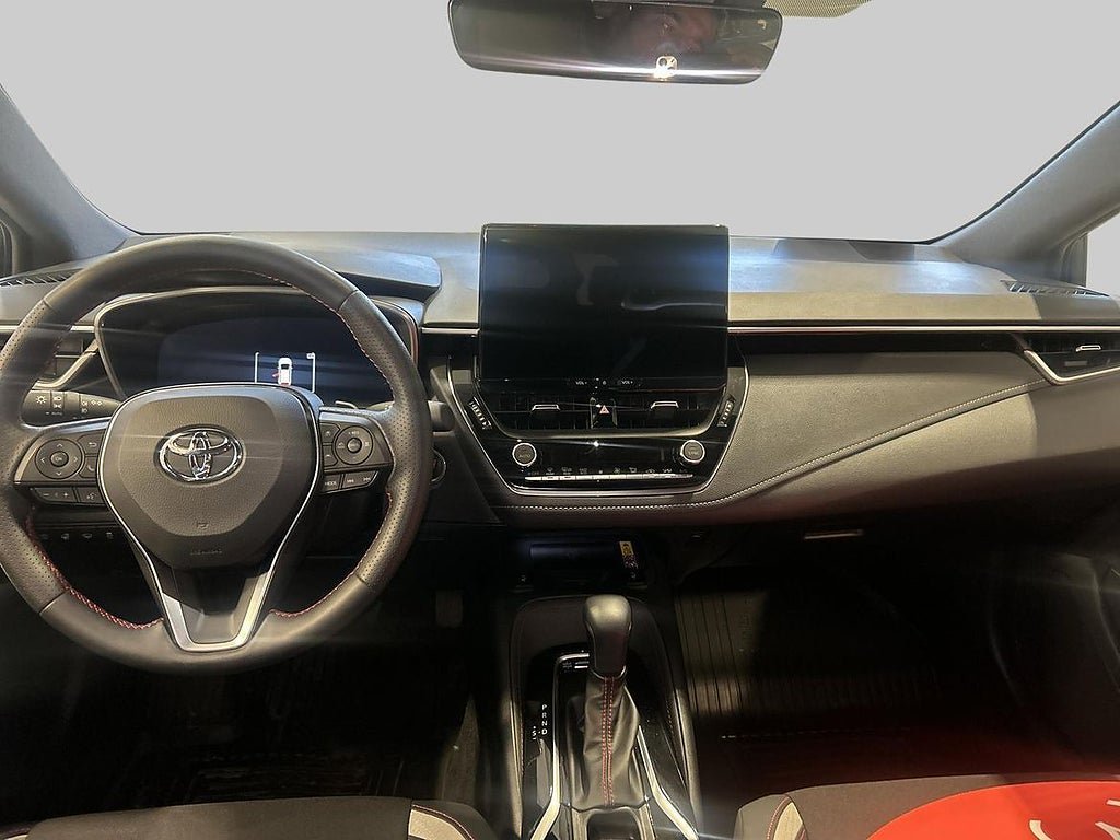 Vehicle Image 12