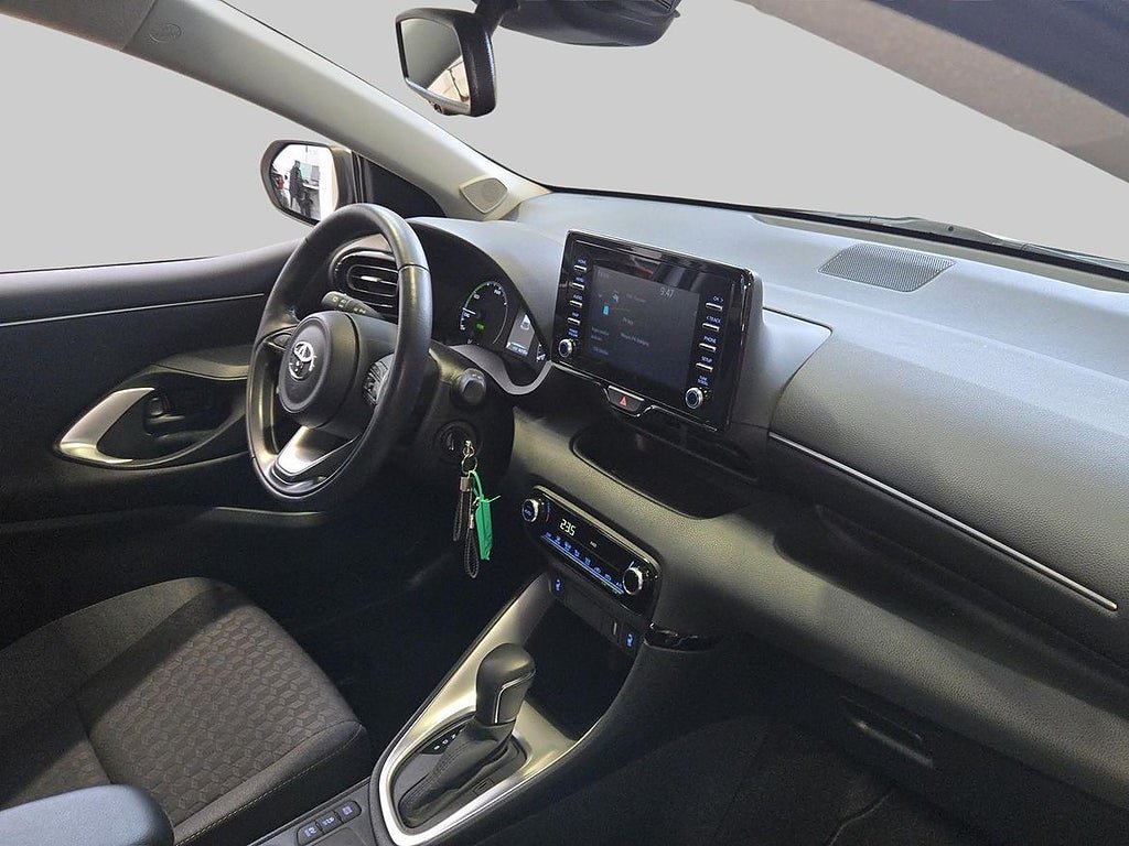Vehicle Image 9