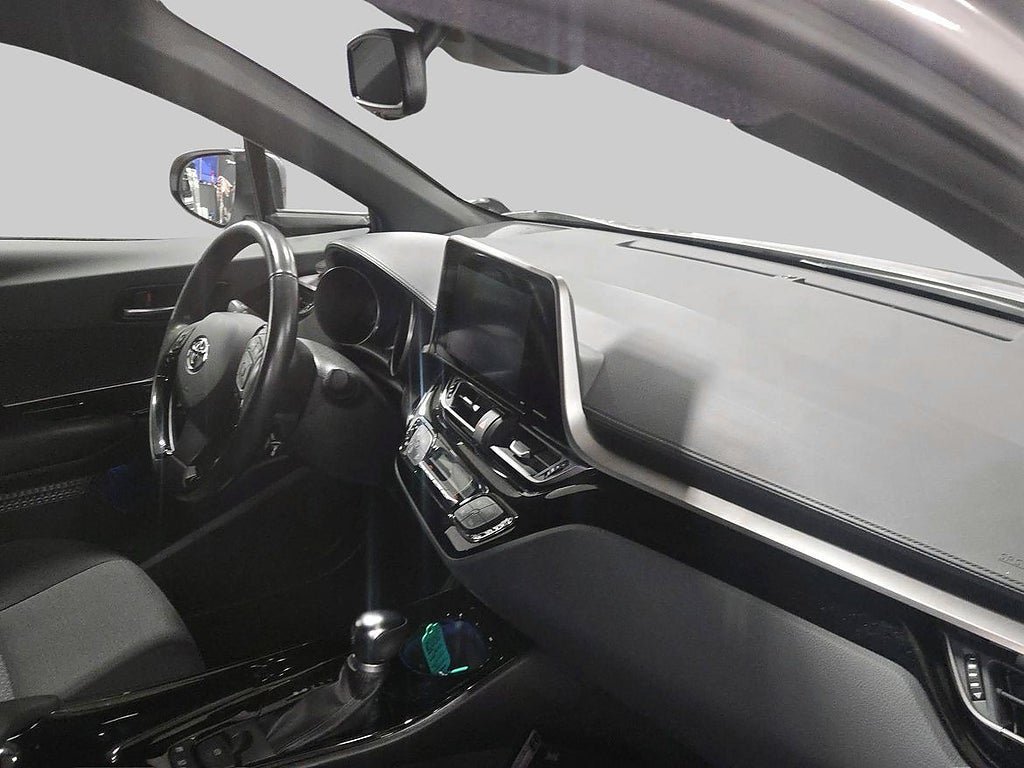 Vehicle Image 9