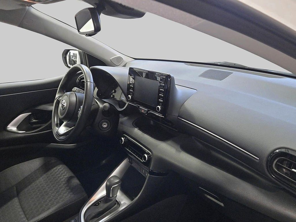 Vehicle Image 9