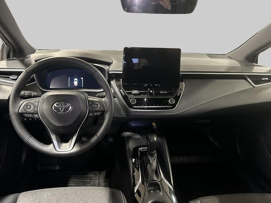 Vehicle Image 12