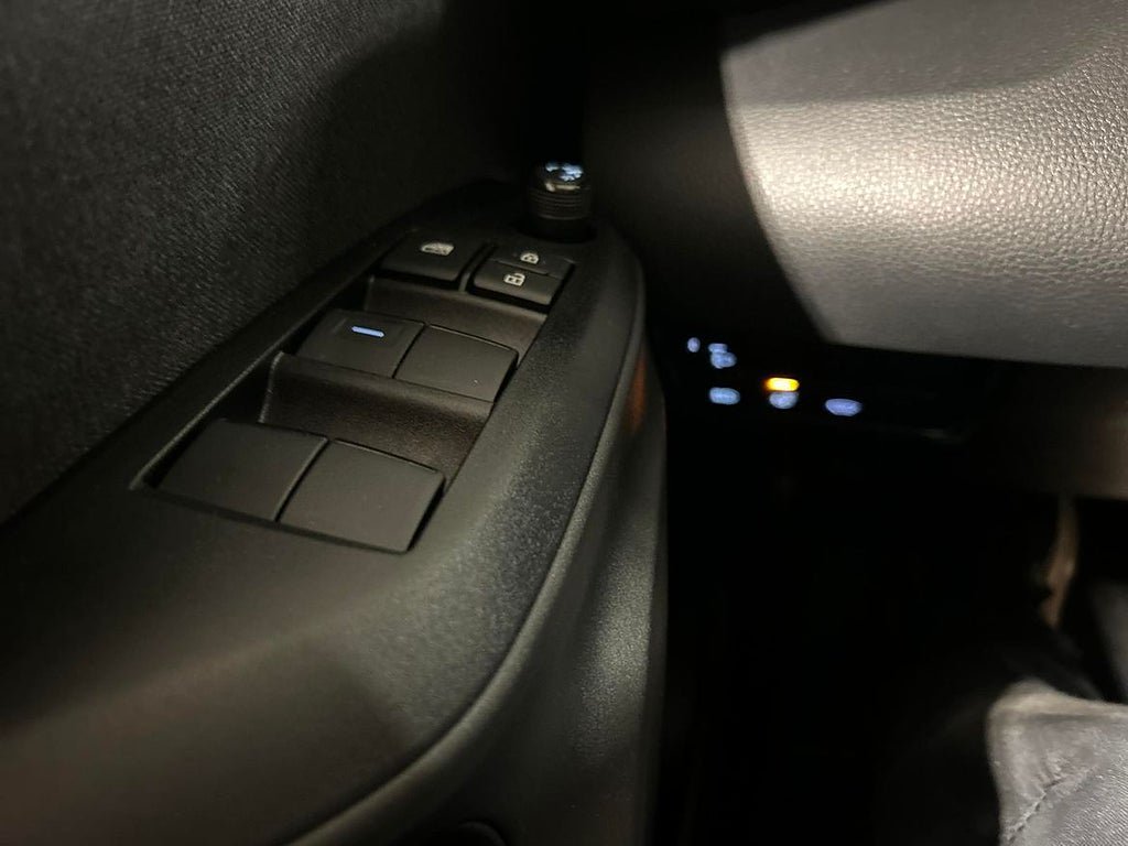 Vehicle Image 24