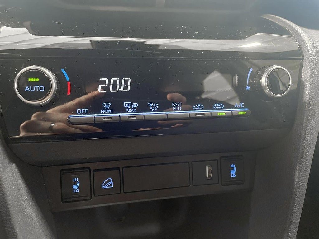 Vehicle Image 21