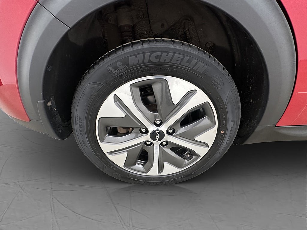 Vehicle Image 32