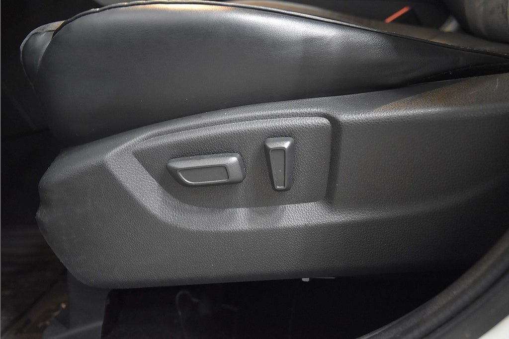 Vehicle Image 17