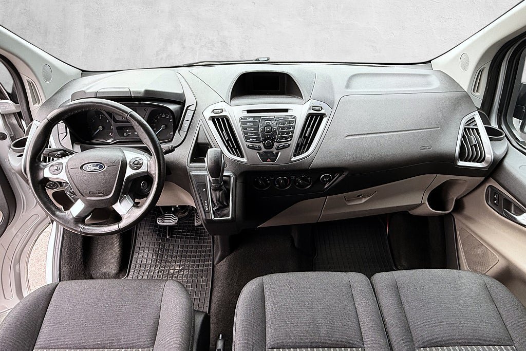 Vehicle Image 12