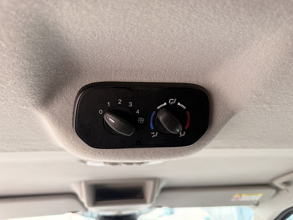 Vehicle Image 23