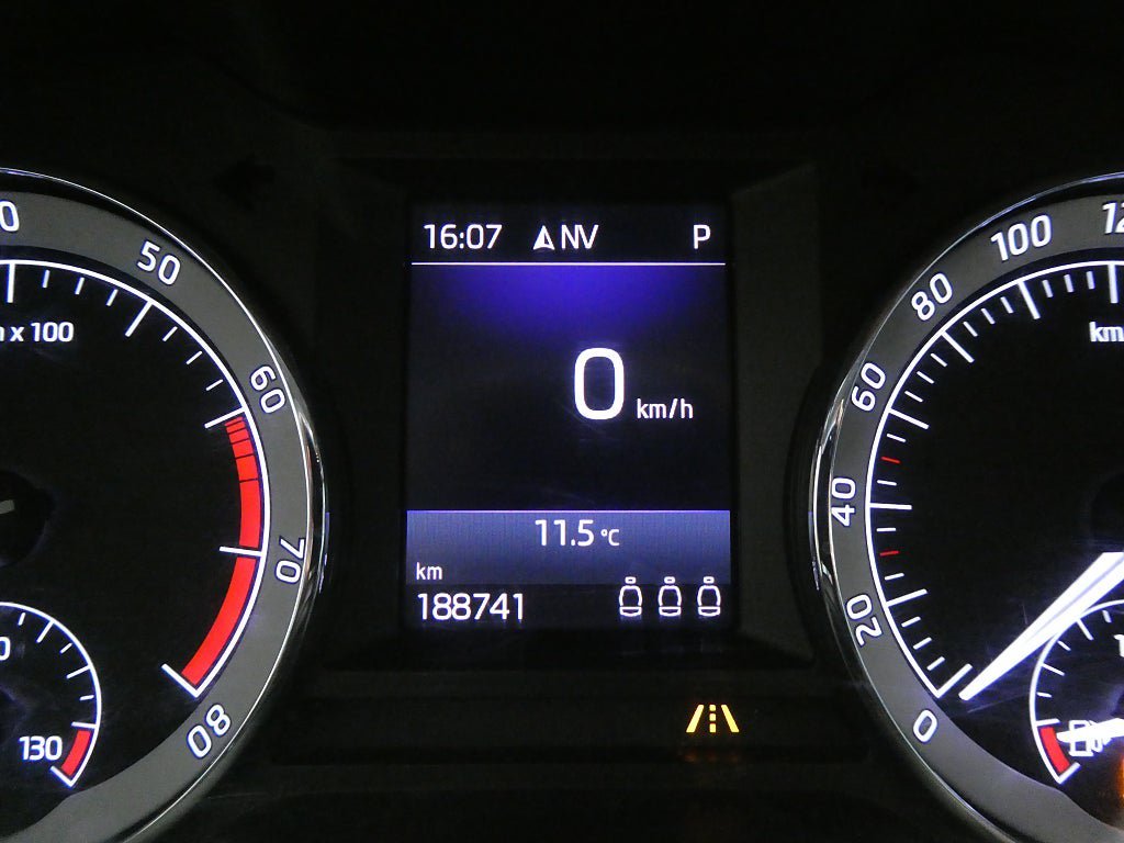 Vehicle Image 16