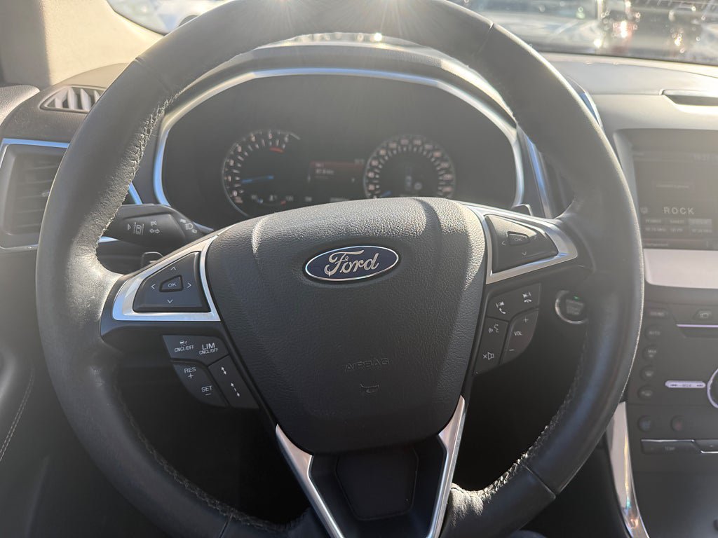 Vehicle Image 16