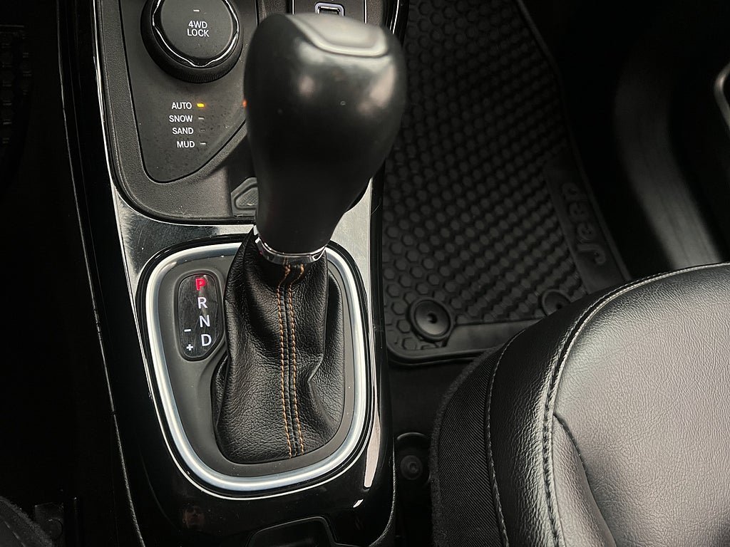 Vehicle Image 24