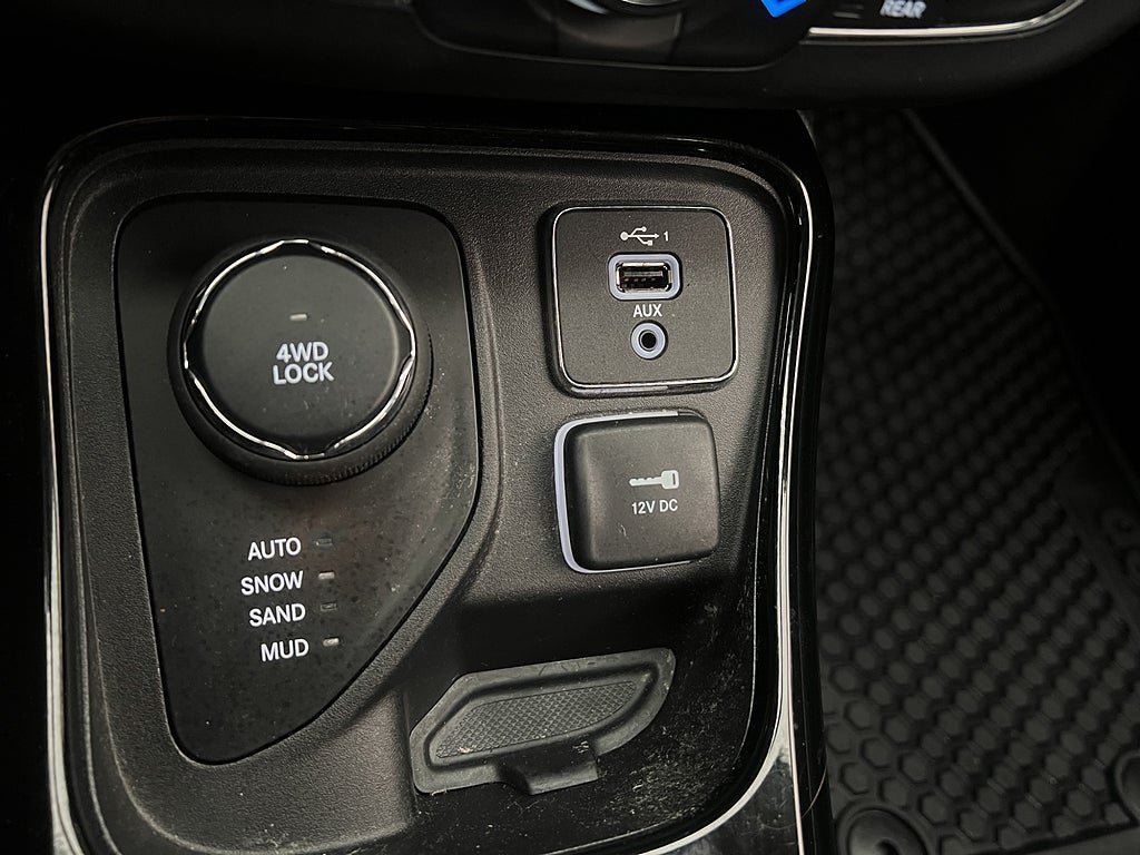 Vehicle Image 26