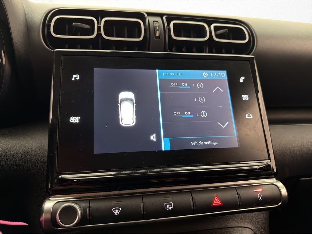 Vehicle Image 17