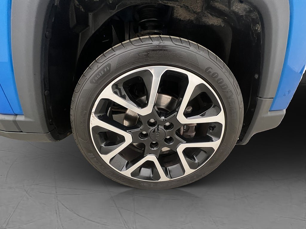 Vehicle Image 32