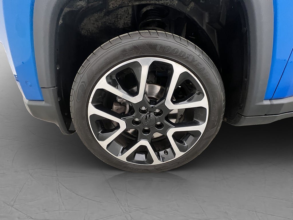 Vehicle Image 33
