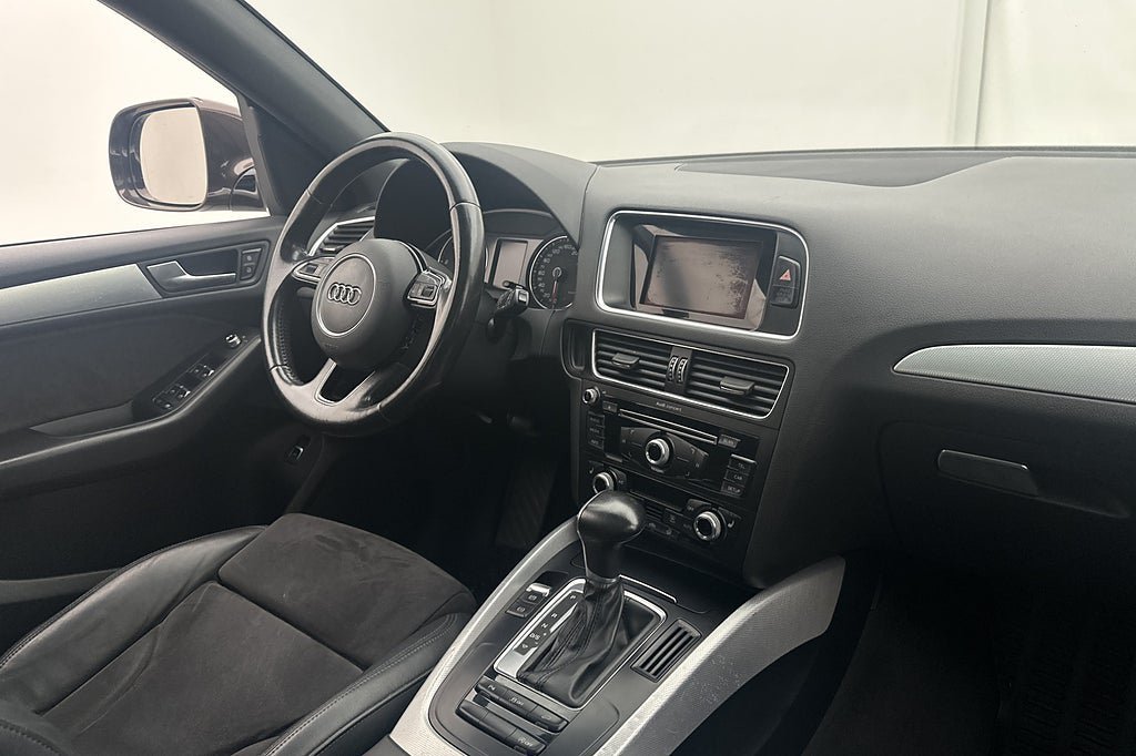 Vehicle Image 23