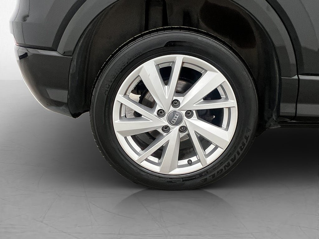 Vehicle Image 30