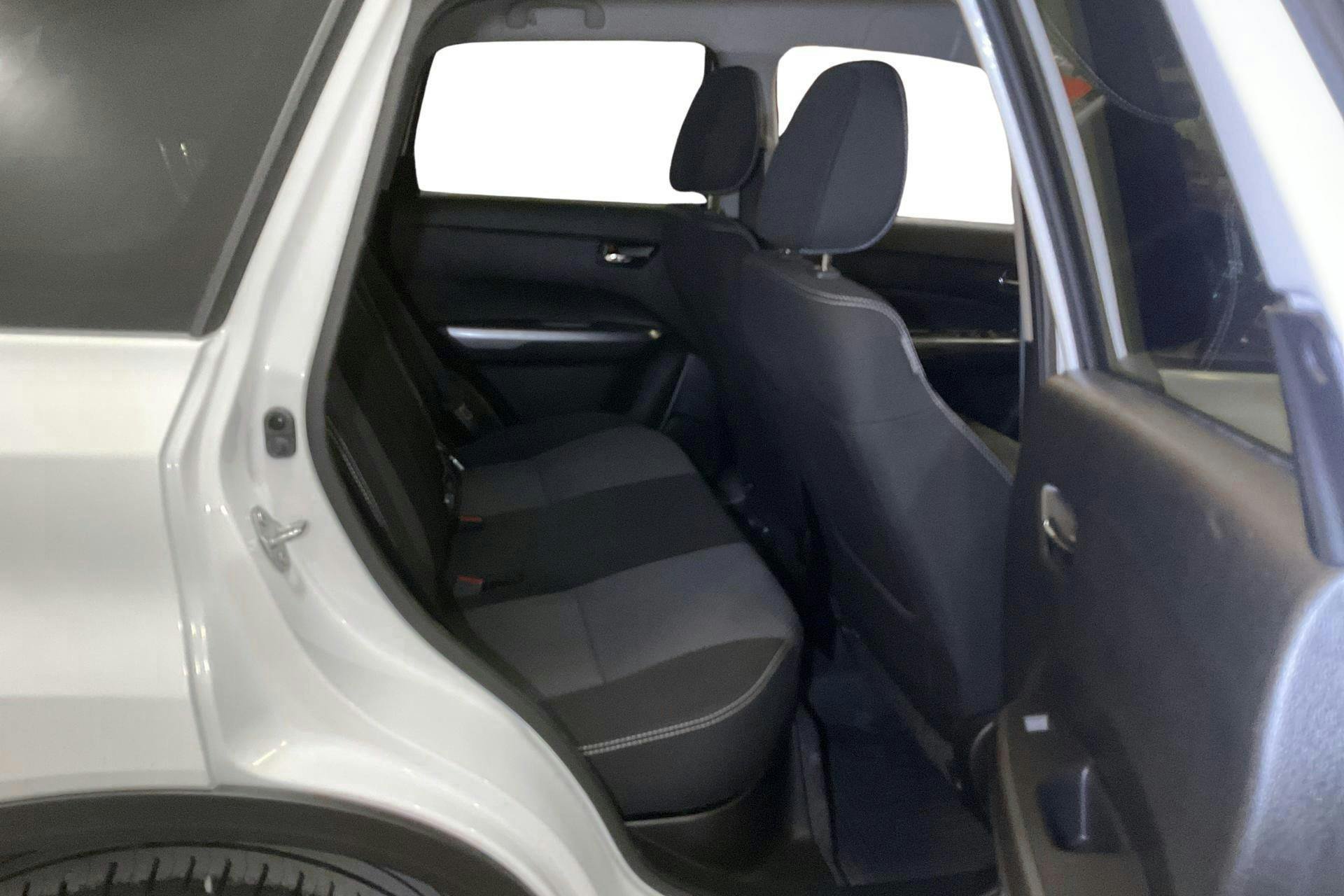 Vehicle Image 8