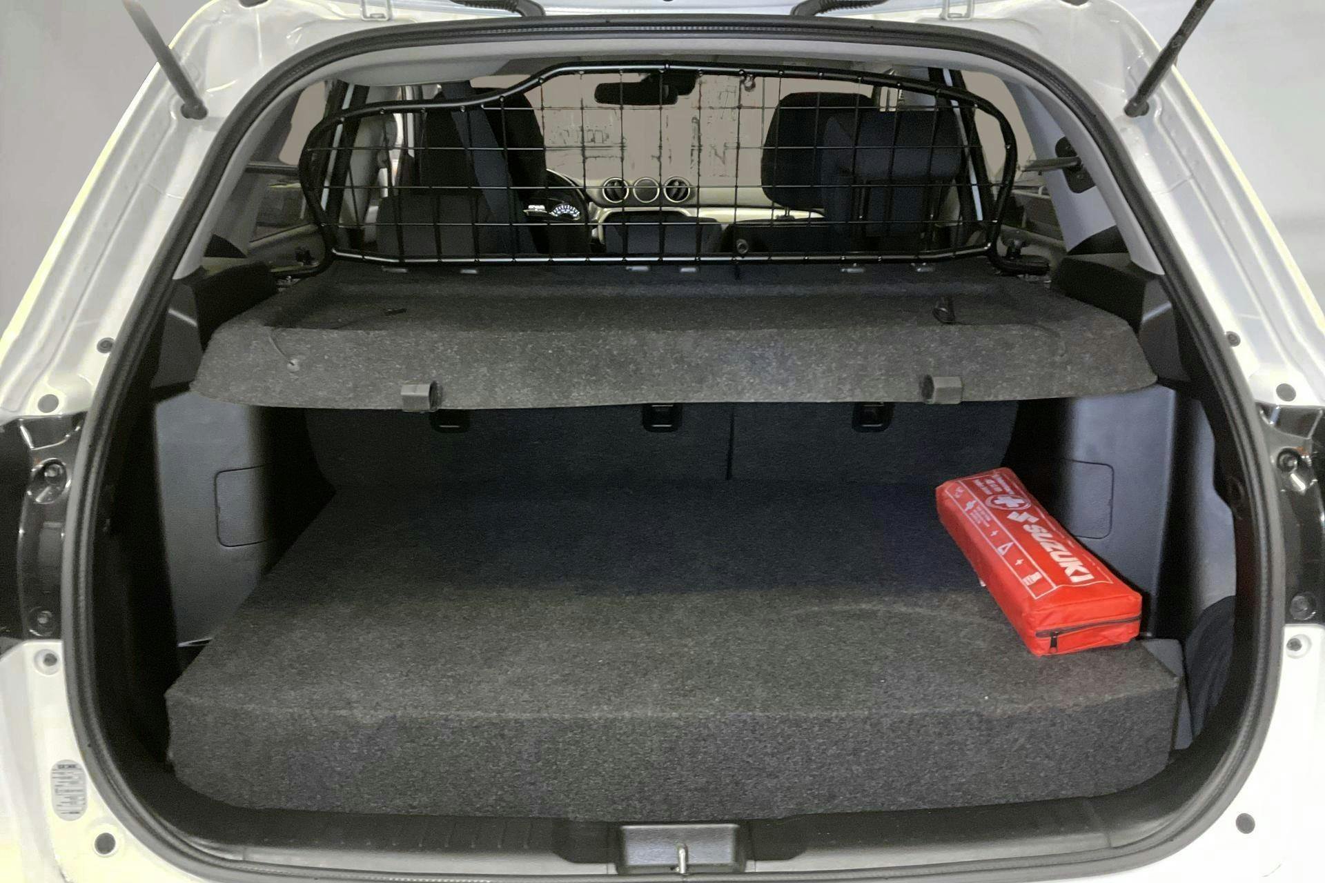 Vehicle Image 9