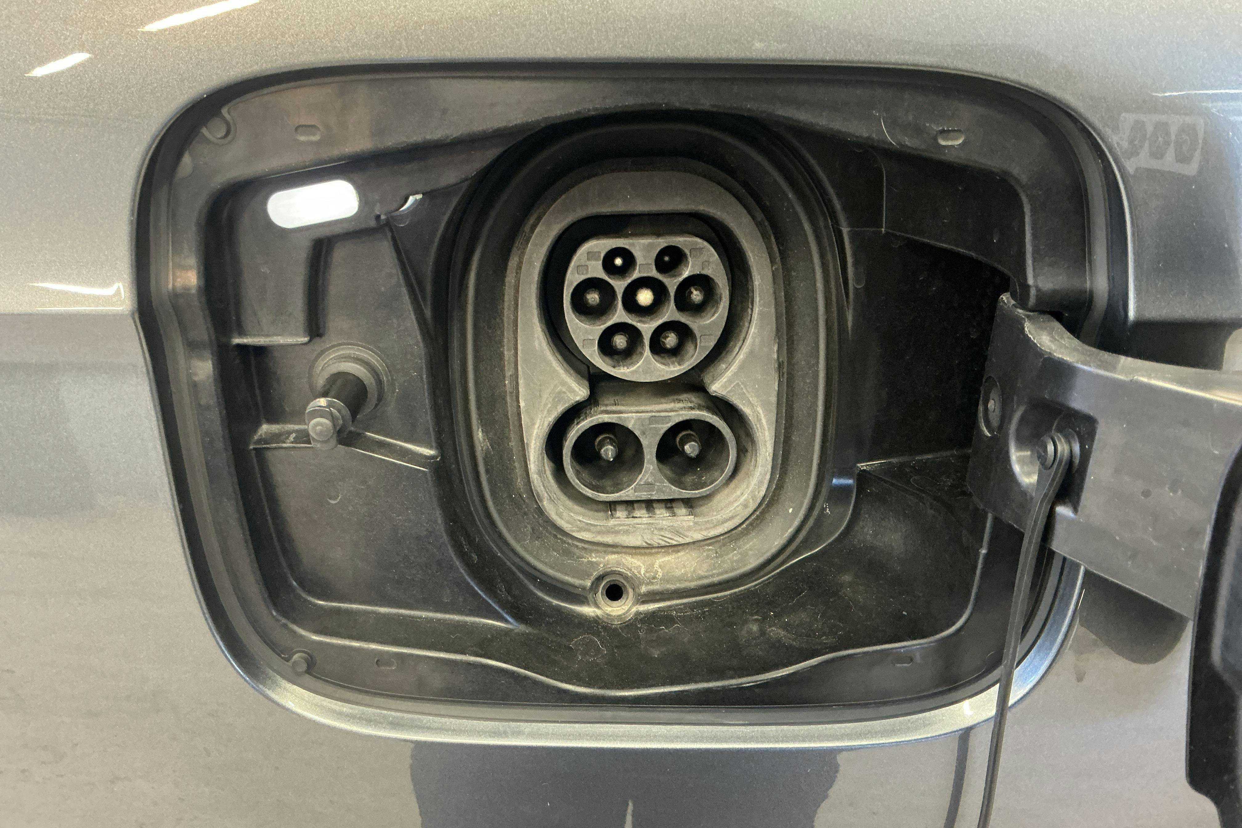 Vehicle Image 18
