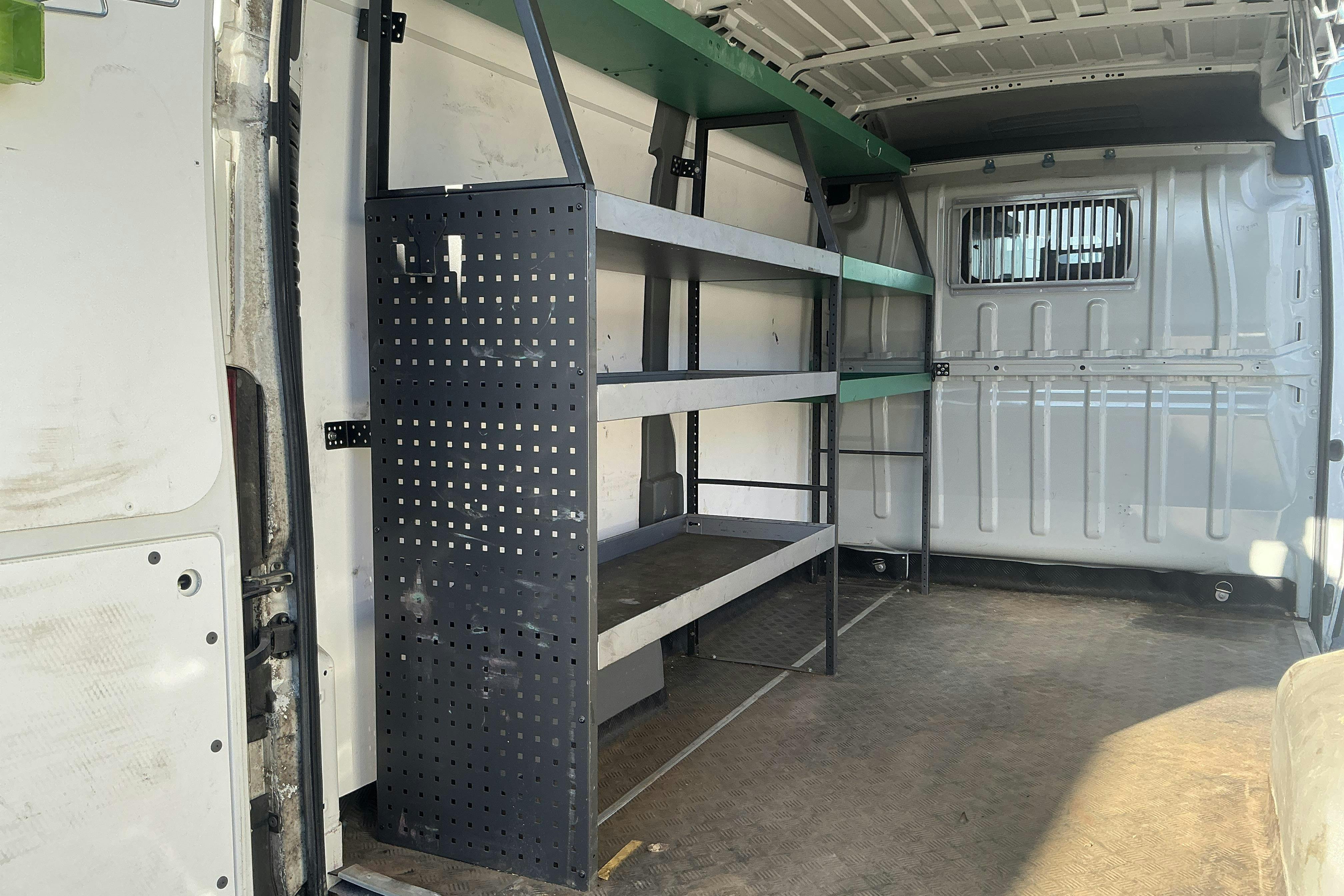 Vehicle Image 13