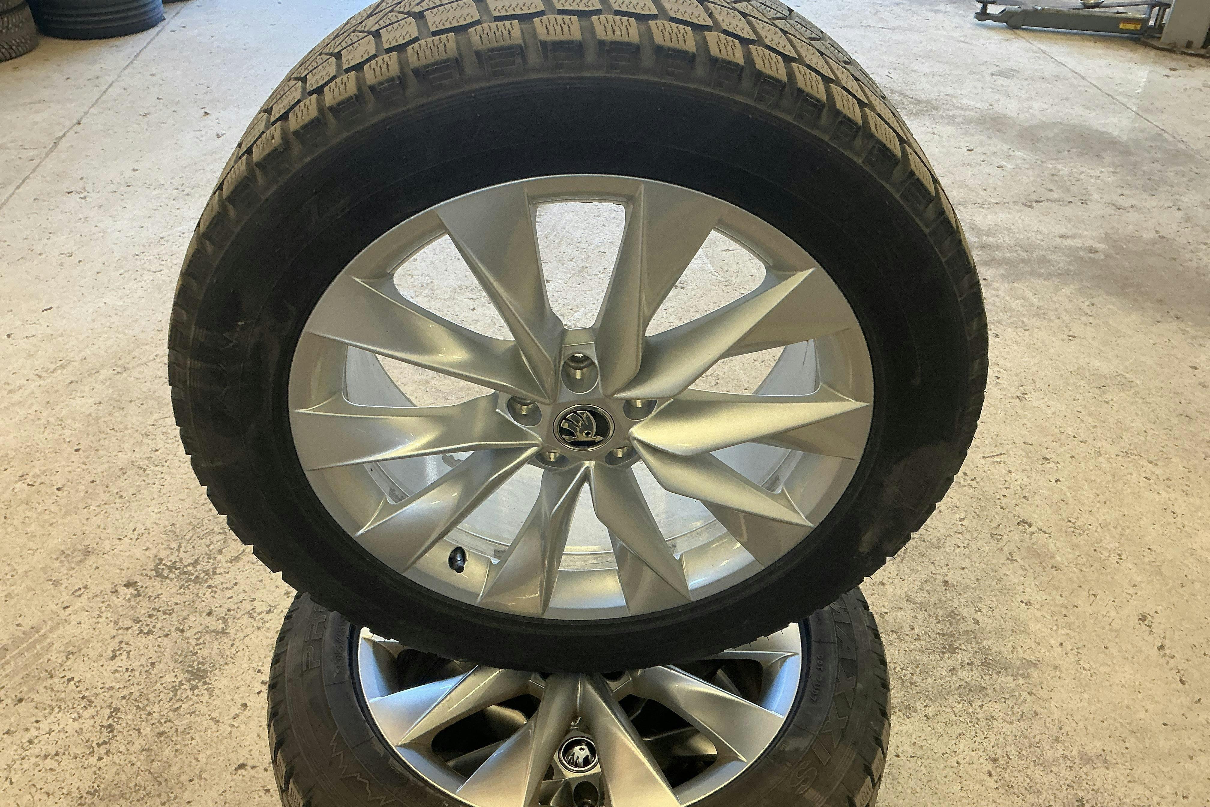 Vehicle Image 20