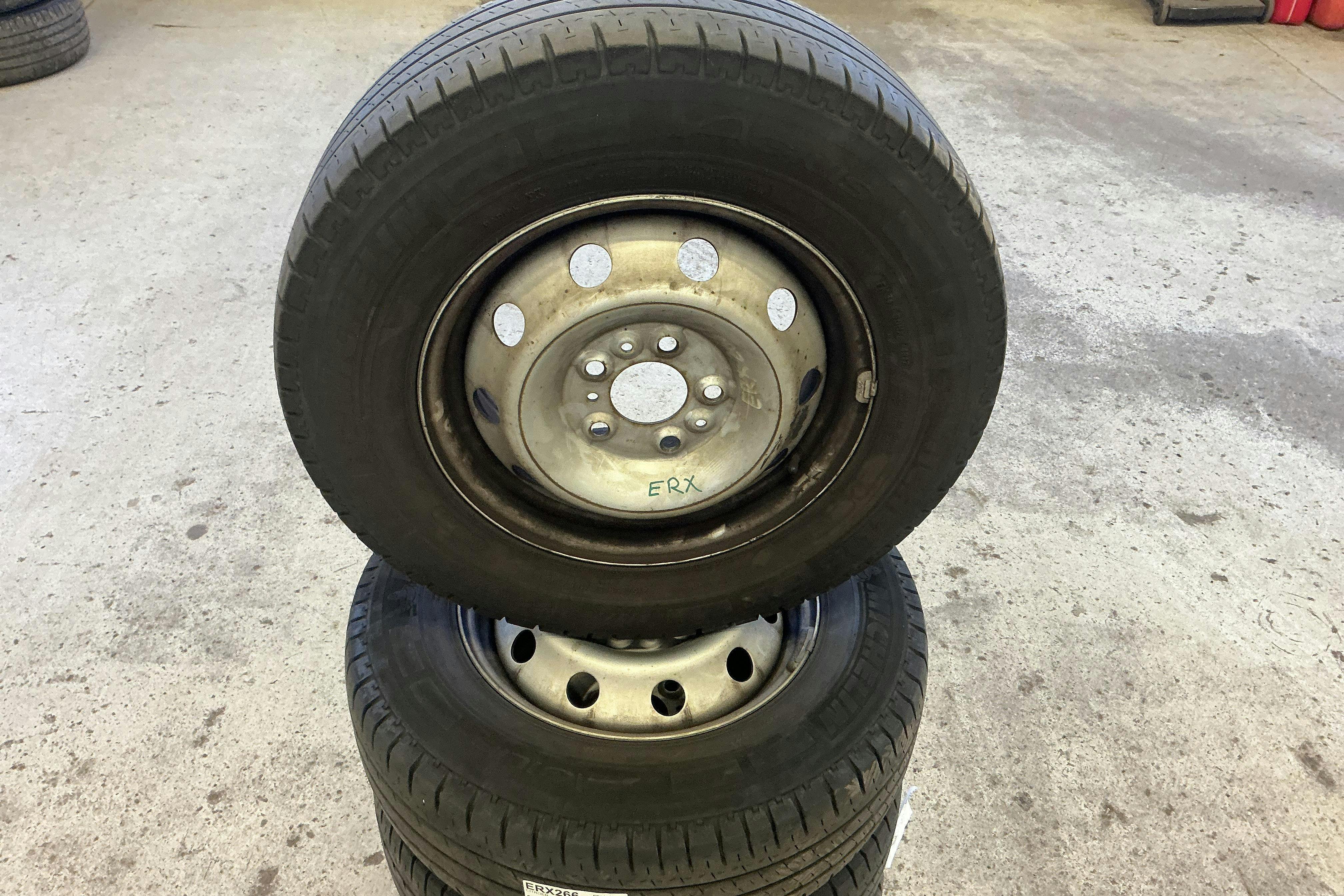 Vehicle Image 16