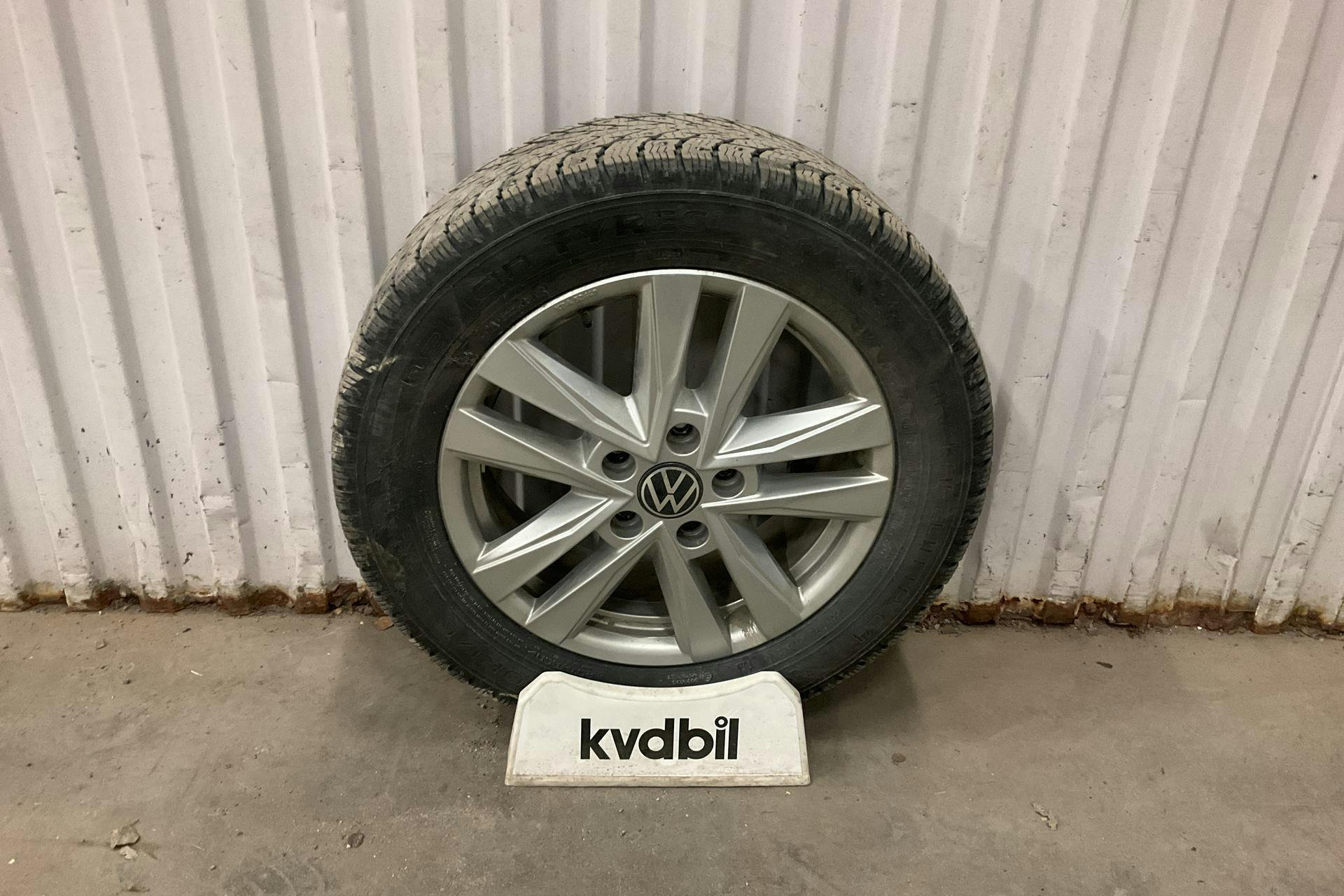 Vehicle Image 21