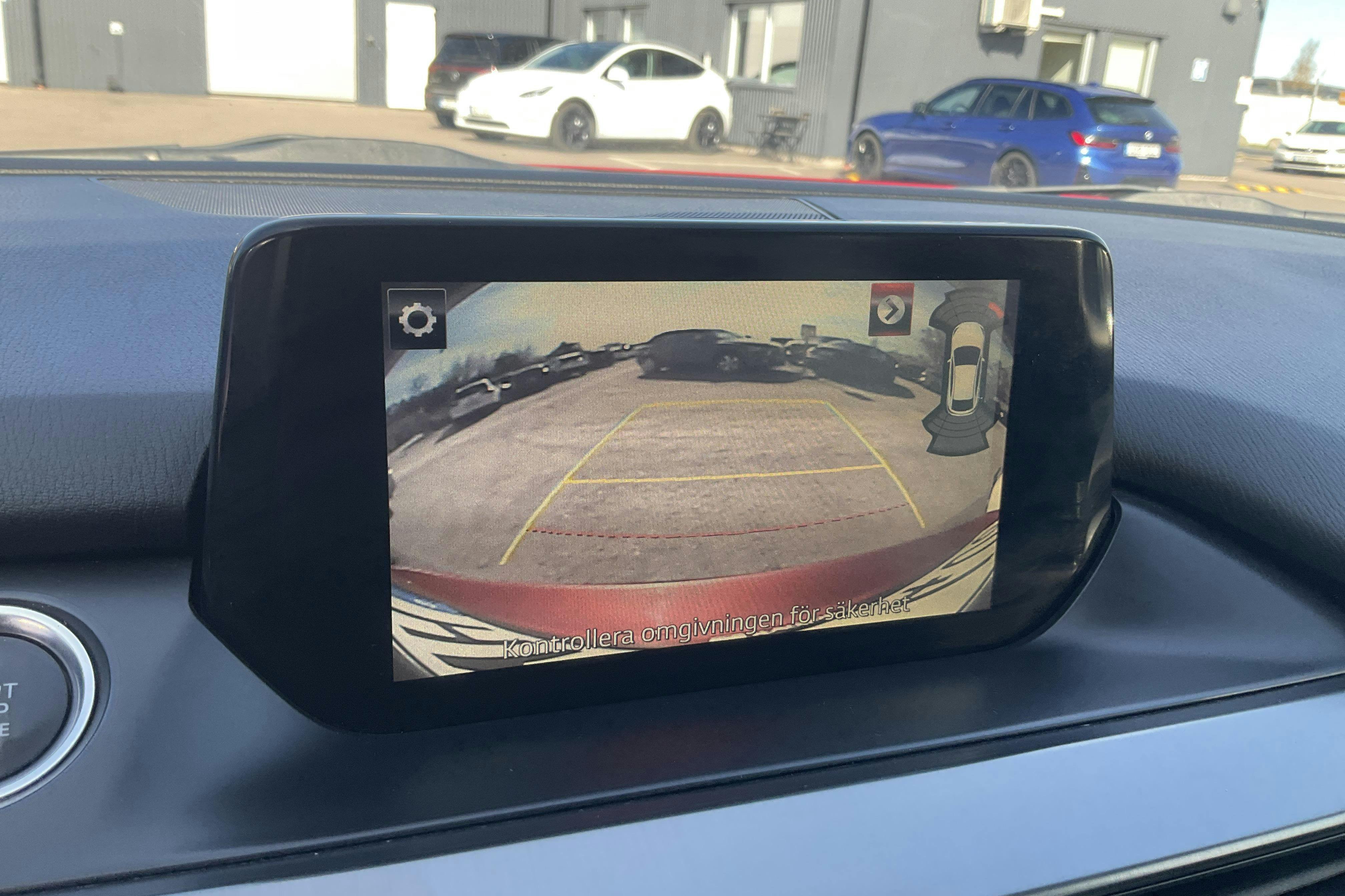 Vehicle Image 12