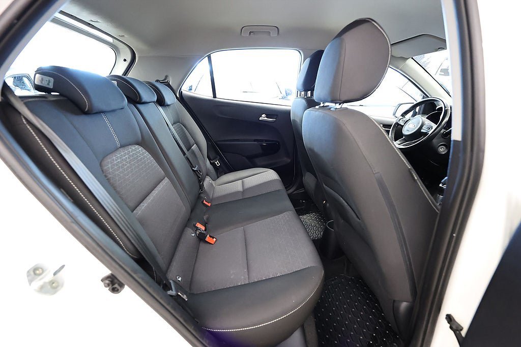 Vehicle Image 11