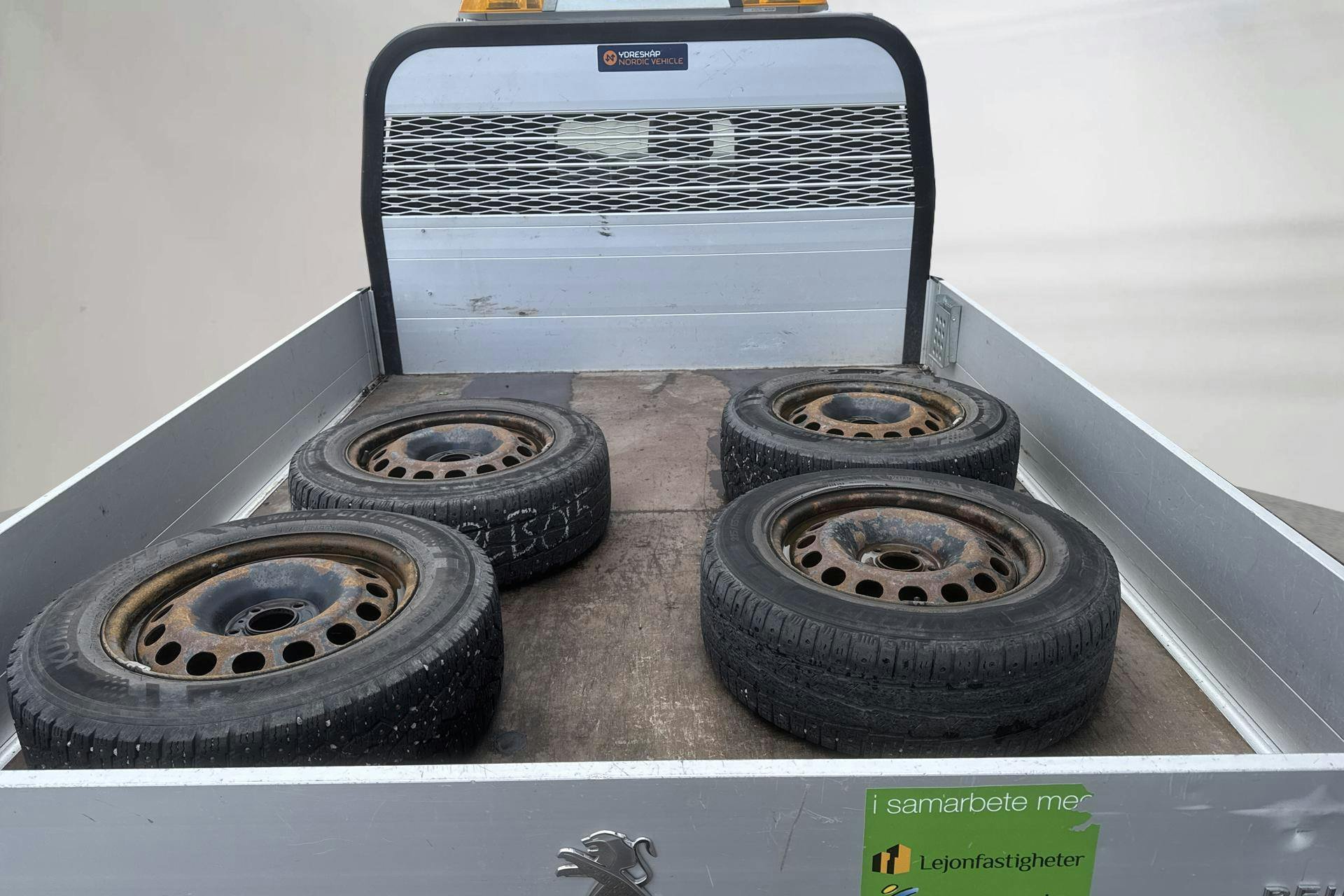 Vehicle Image 9