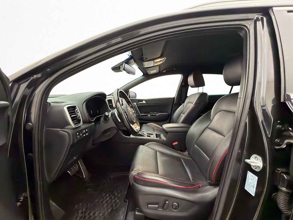 Vehicle Image 11