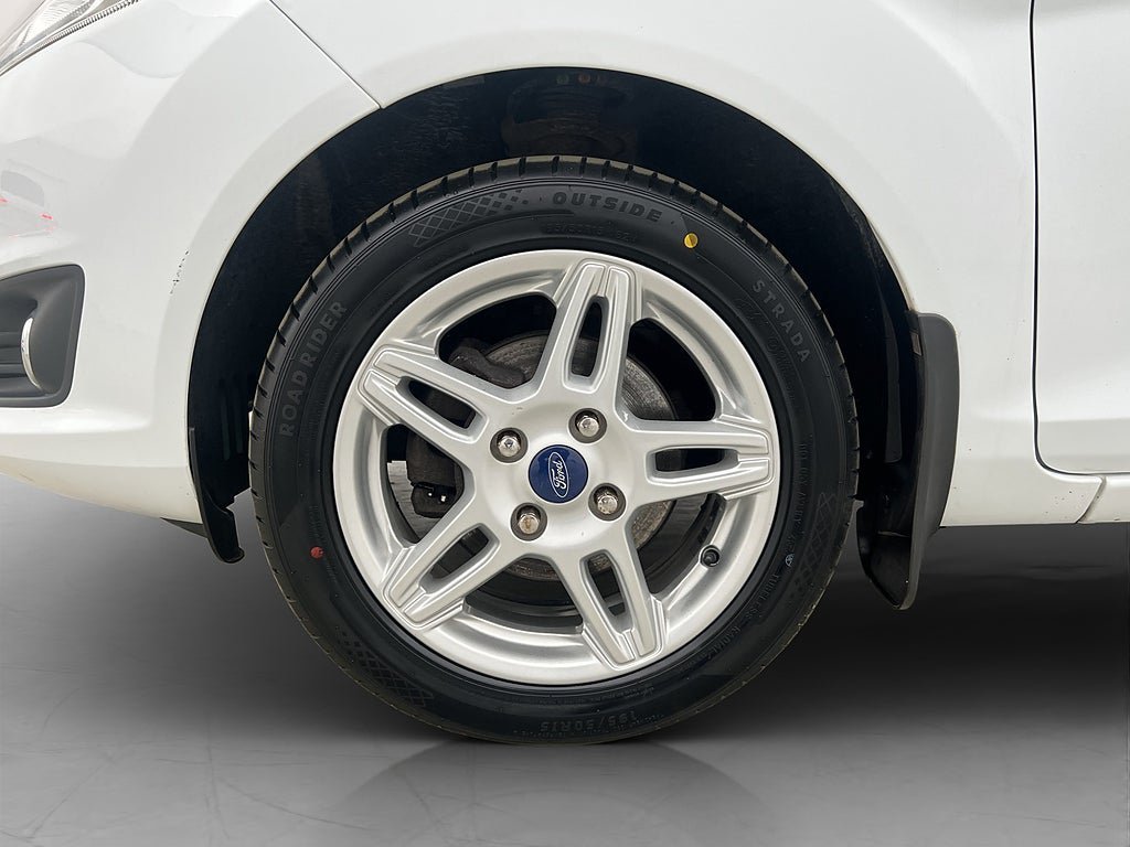 Vehicle Image 22
