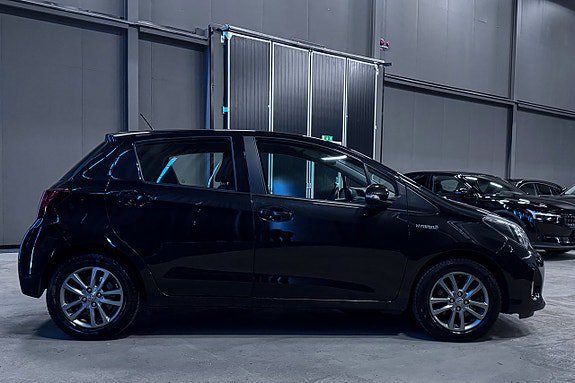 Vehicle Image 7