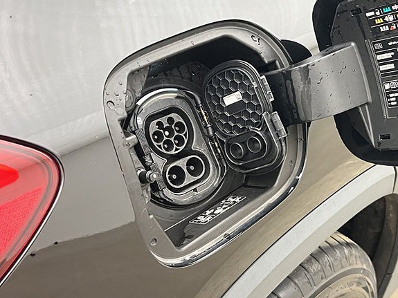 Vehicle Image 33