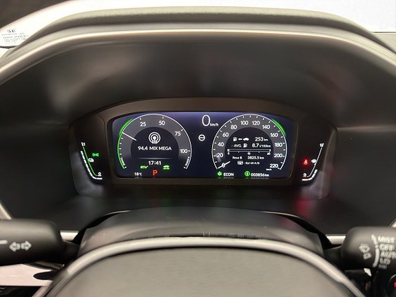 Vehicle Image 16