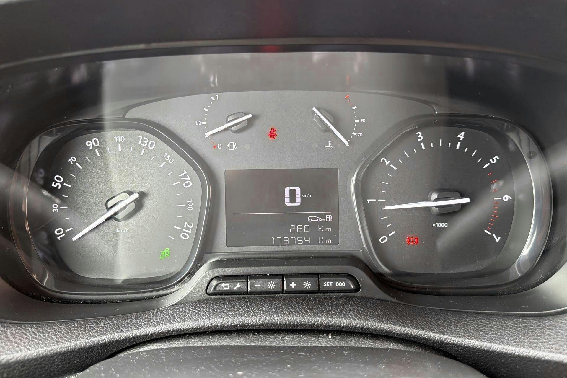 Vehicle Image 10