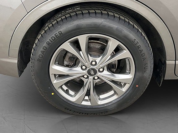 Vehicle Image 32