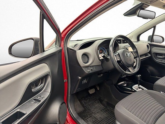Vehicle Image 14