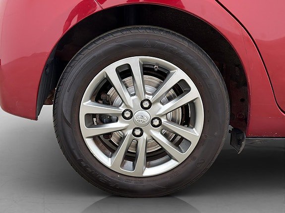 Vehicle Image 30