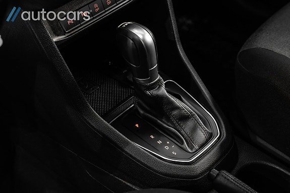Vehicle Image 26