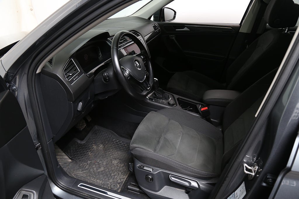 Vehicle Image 26