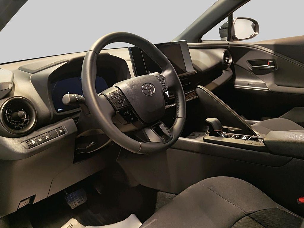 Vehicle Image 13