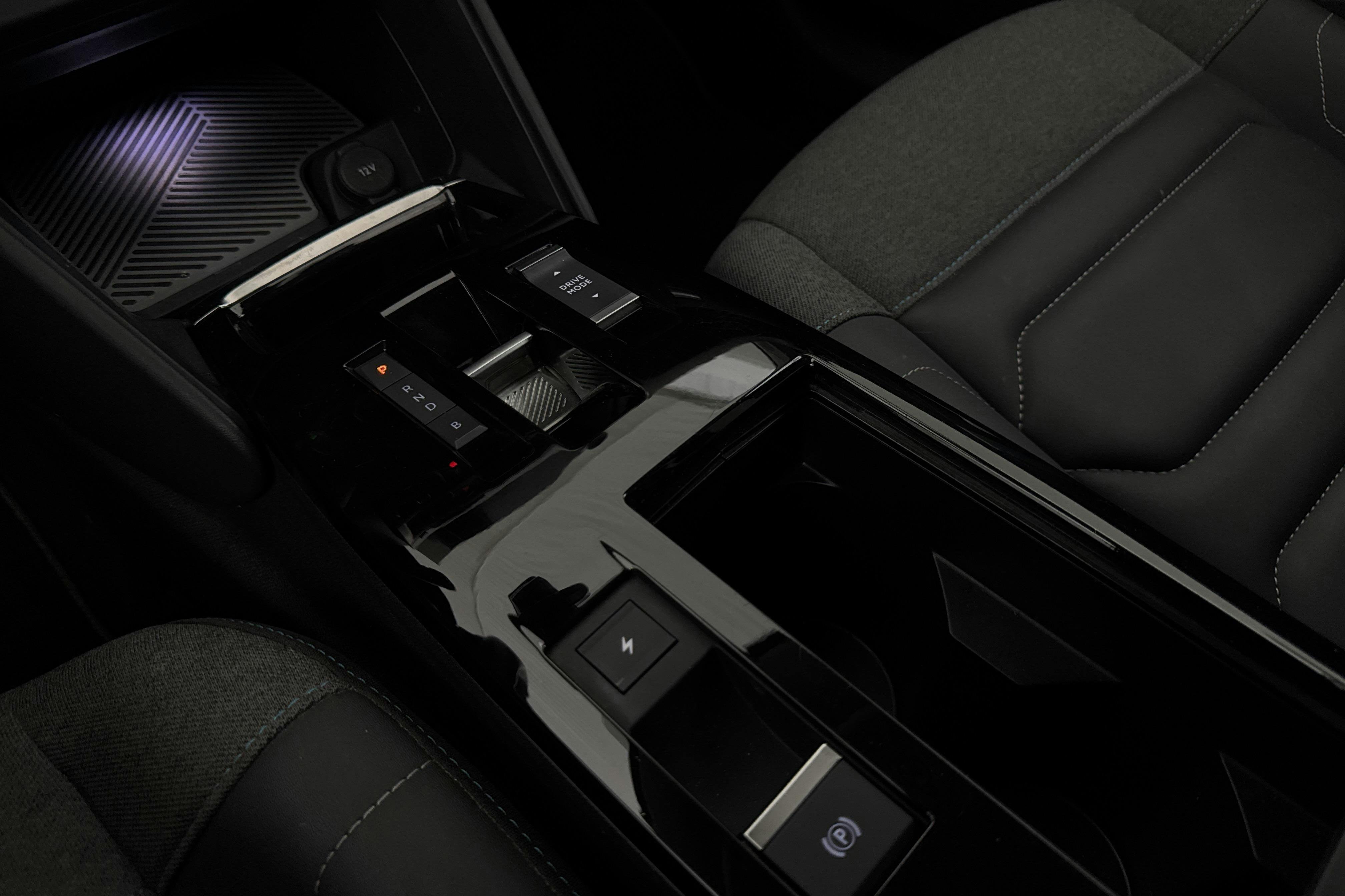 Vehicle Image 14
