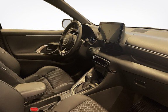 Vehicle Image 9