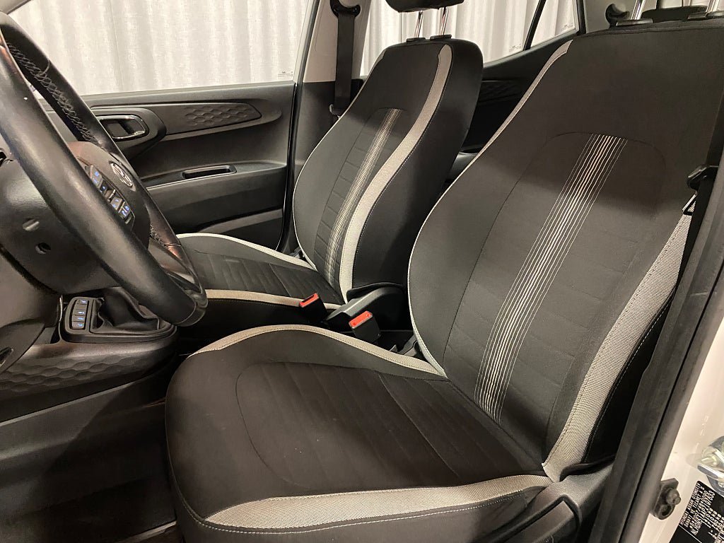 Vehicle Image 7