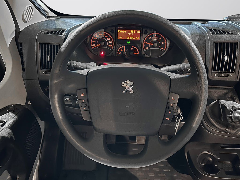 Vehicle Image 37